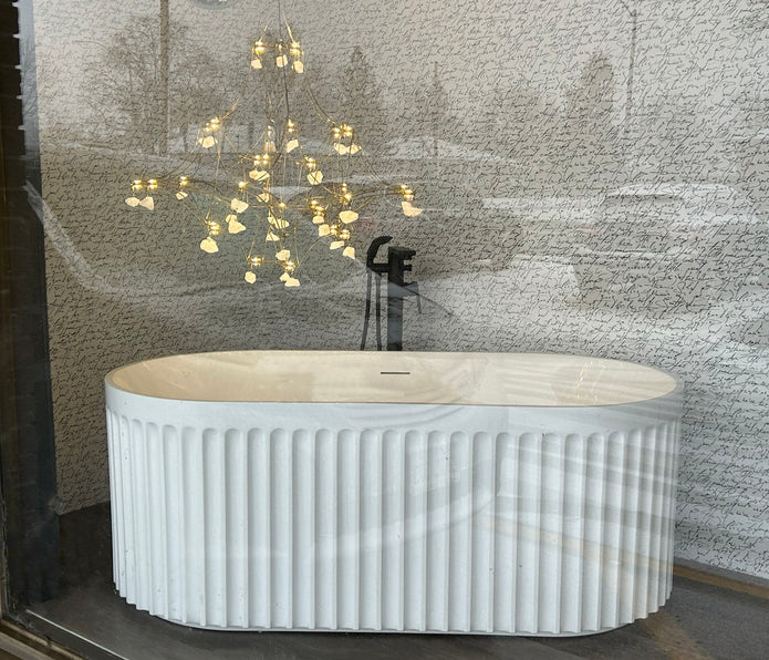 Kodaen Doric Glossy White One Piece Freestanding Bathtub