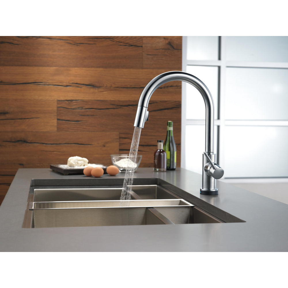 Delta TRINSIC Single Handle Pull-Down Kitchen Faucet with Touch2O Technology- Arctic Stainless