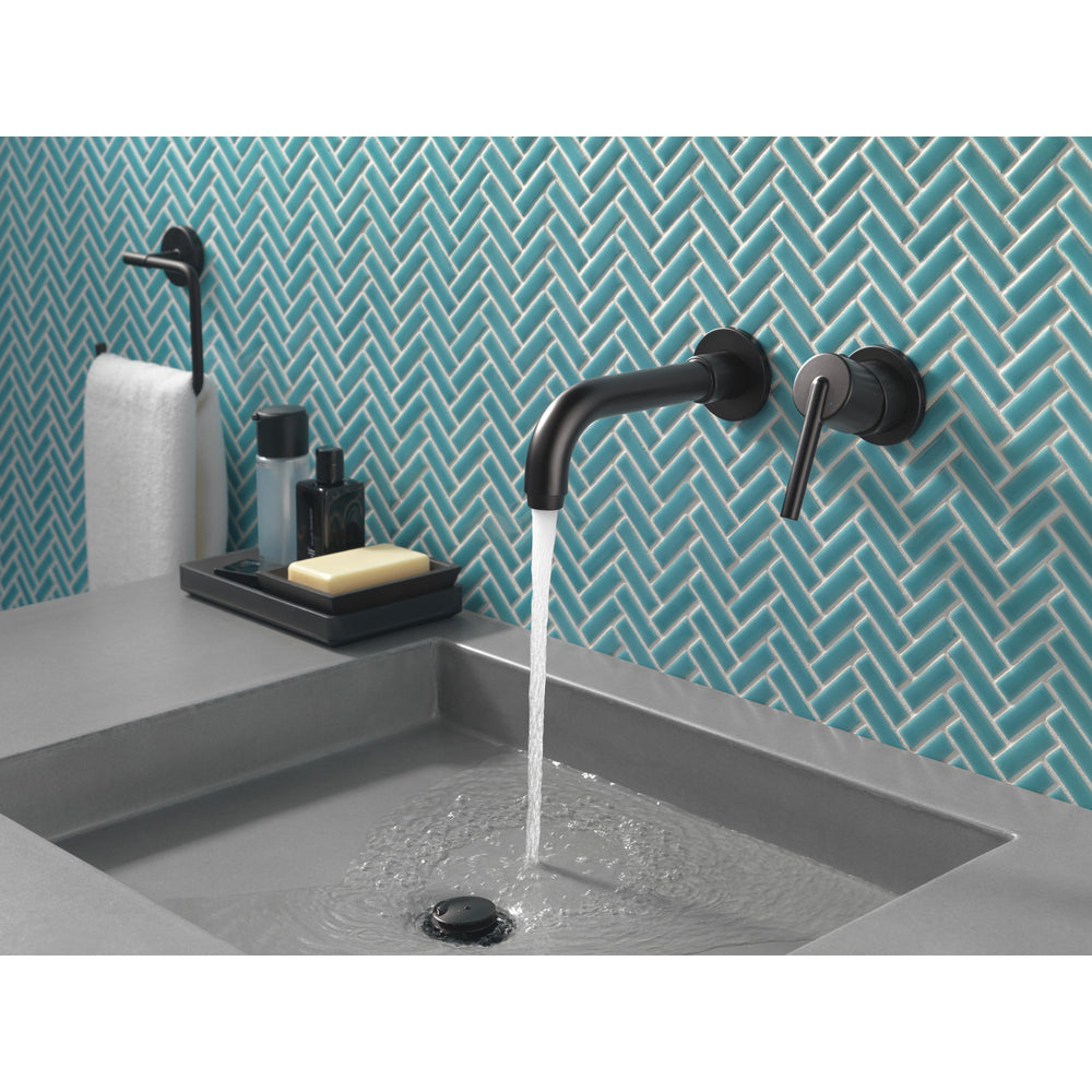 Delta Garniture de robinet de salle de bains à fixation murale à poignée unique TRINSIC - Noir mat (valves vendues séparément)