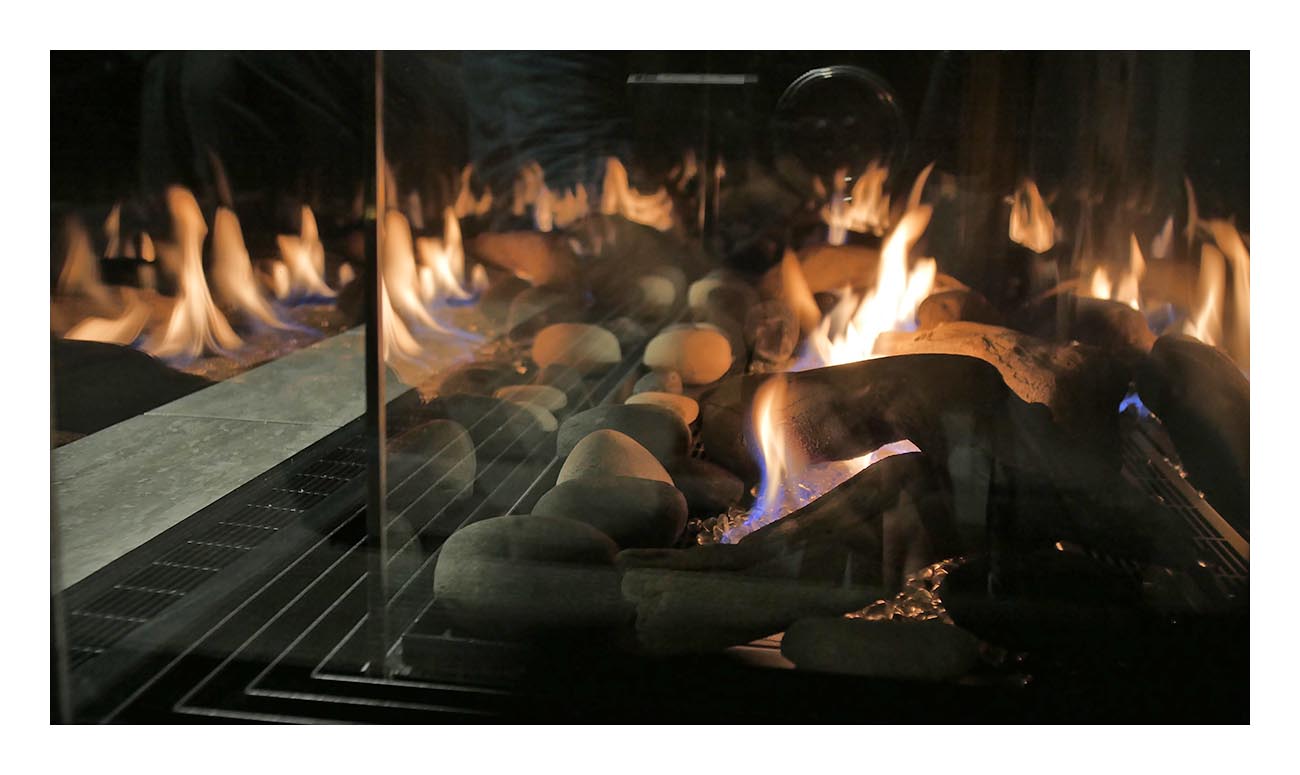 Sierra Flame Toscana Peninsula Natural Gas Fireplace